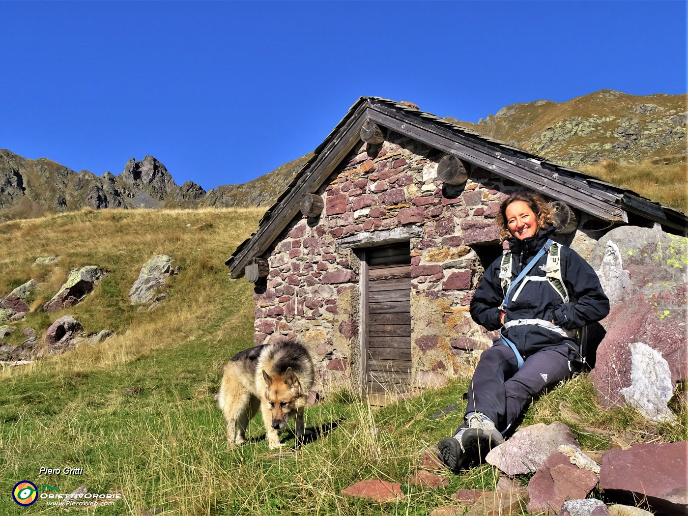 26 Alla Baita Foppa (1989 m) con vista in Valletto (2371 m) a sx.JPG